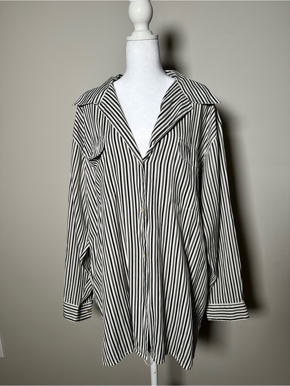 Men's Black and White Striped Dress Shirt - Classic Button-Up